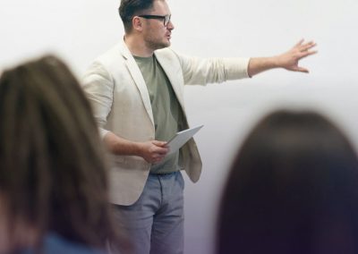 INGLÉS PARA EL SECTOR DE COMERCIO